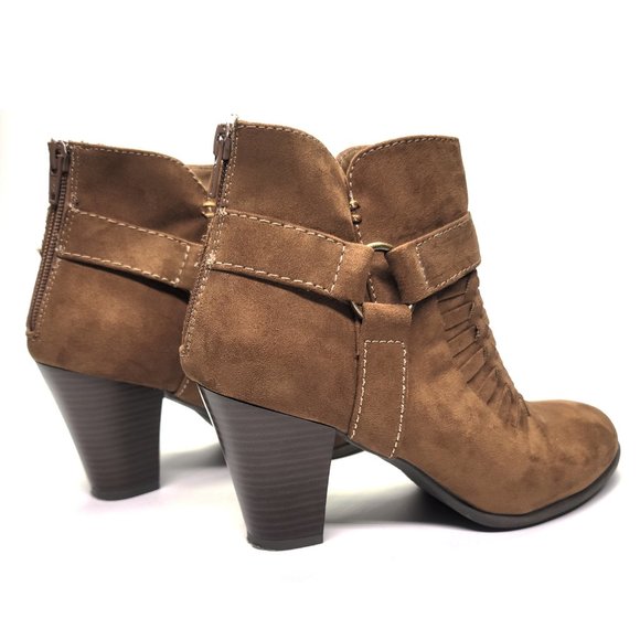Women's American Eagle Faux Suede Ankle Bootie With Buckles Size 8 - Picture 4 of 7